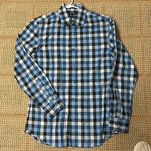 Non-iron wrinkle resistant dress shirt